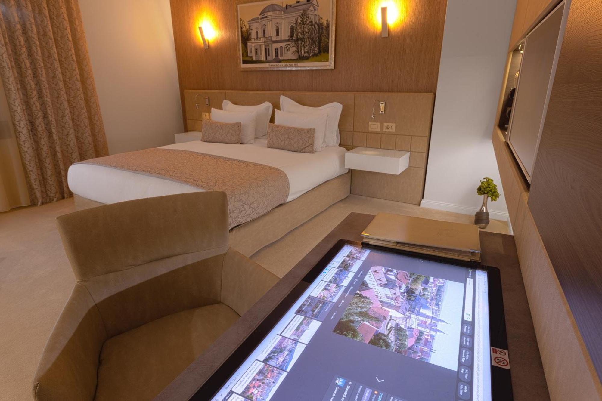 Hotel Vila Class Satu Mare Exterior photo
