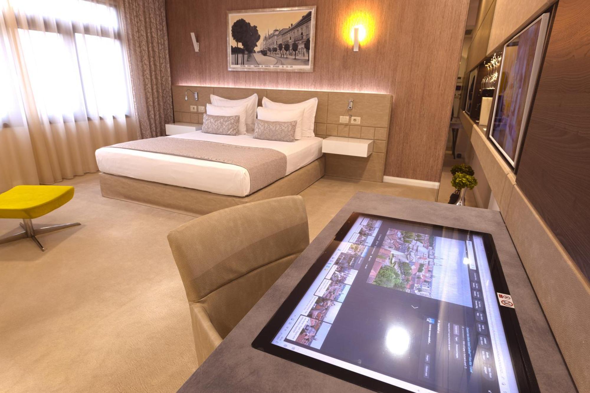 Hotel Vila Class Satu Mare Exterior photo