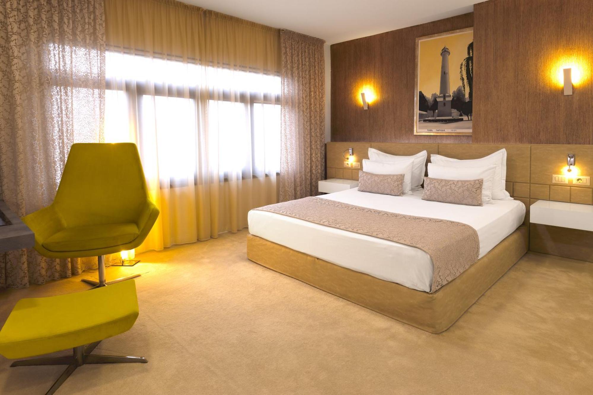 Hotel Vila Class Satu Mare Exterior photo