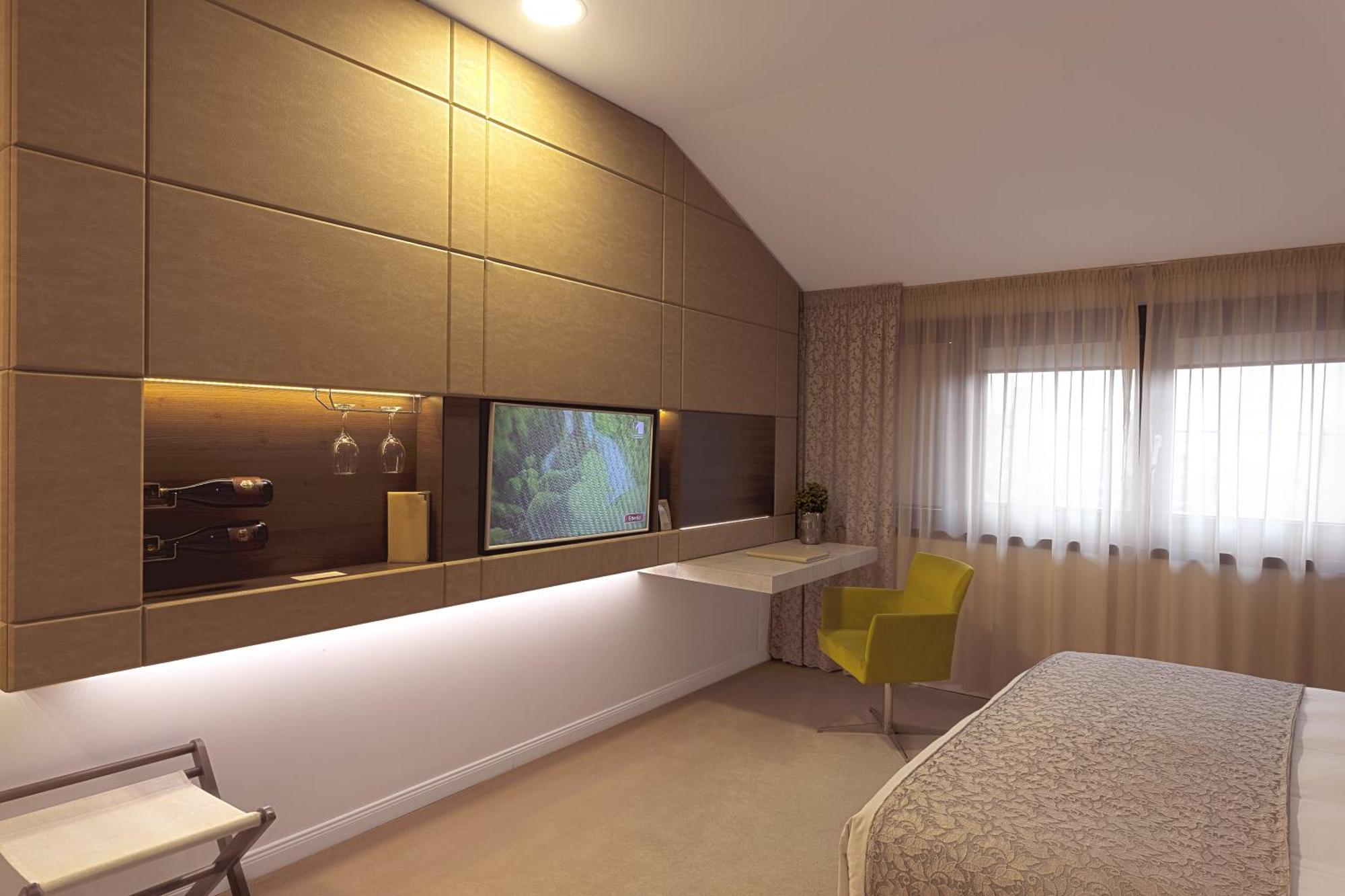 Hotel Vila Class Satu Mare Exterior photo